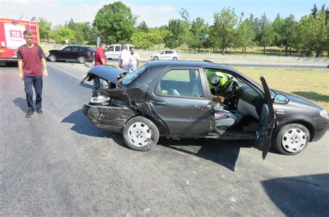 Kırklareli'nde panelvan ile otomobilin çarpıştığı kazada 2 kişi yaralandı